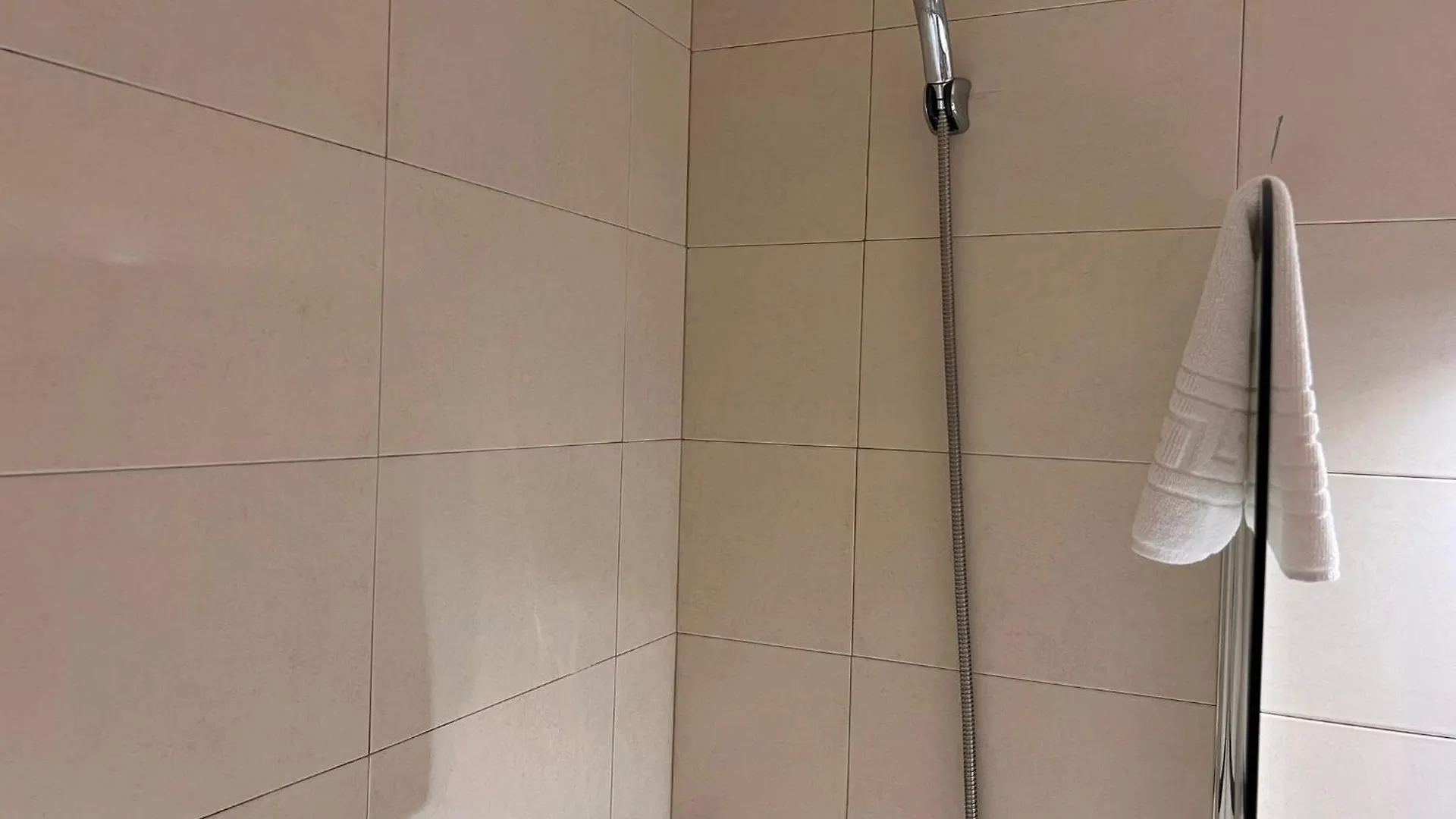 Apartamento Con Excelente Ubicacion Y Terraza Privada Cordoba Spain