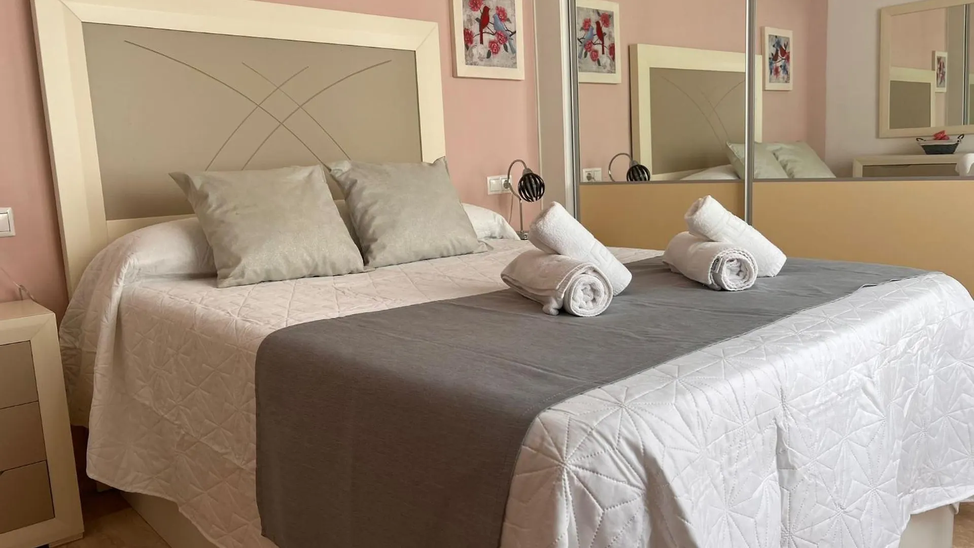 Apartamento Con Excelente Ubicacion Y Terraza Privada Cordoba 0*,  Spain